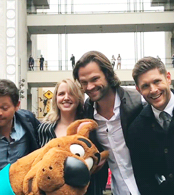 castiels-tight-grip:  The boys with Scooby at Paleyfest (x) 