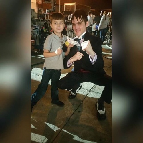 gameofgotham: Robin lord Taylor and Ben Mckenzie on the set of Gotham