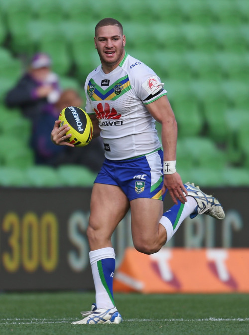 roscoe66:Brenko Lee of the Raiders (fabulous first name) Look at the legs on this guy!!