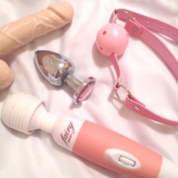 angelic–kitten:  A few of my fav toys