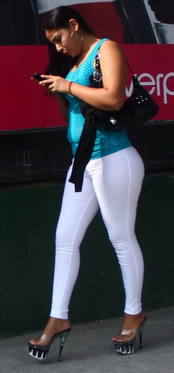 #VPL #Pantylines #panties #visiblepantylines #panty #voyeur #streetcandid #Pantaeta #Pantaletas #Cal