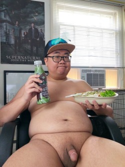 paladin-panda:  Days off=clothes off :P Chicken salad from Chipotle and an unsweetened tea from 7-11 for lunch!