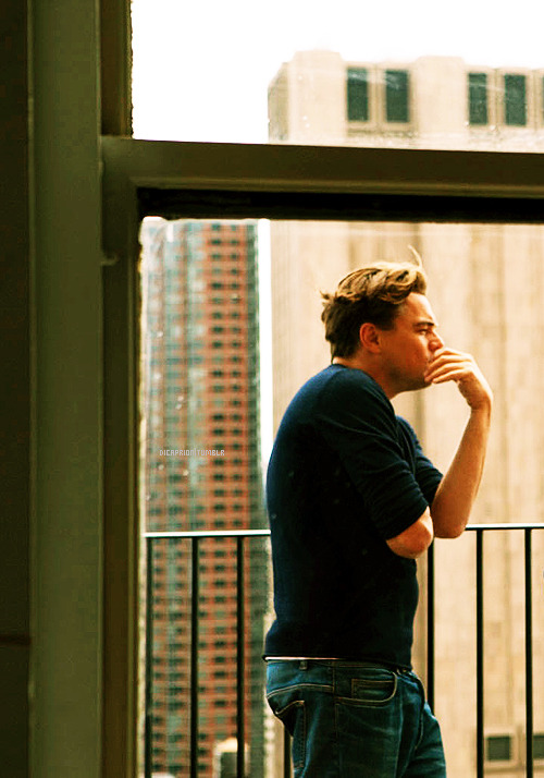dicaprion:  Leo during the rehearsals for The Great Gatsby 