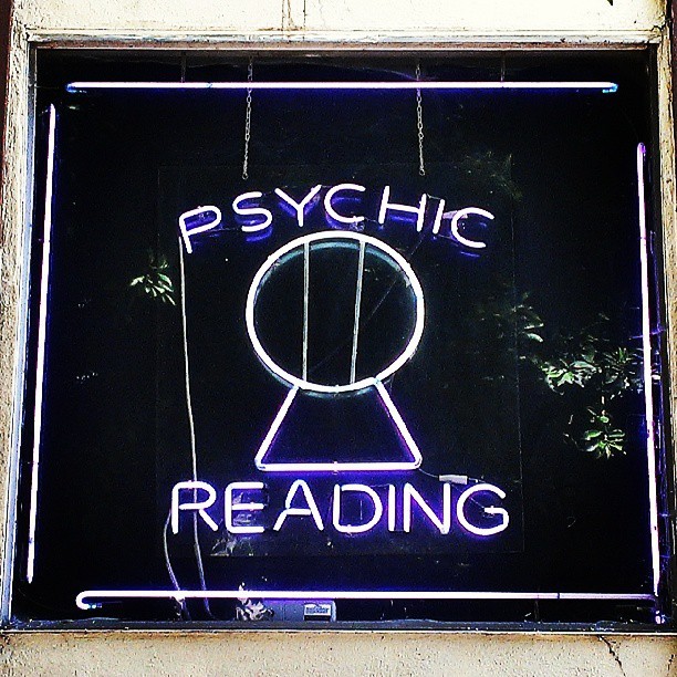 #Psychic #Reading #LosAngeles #Hustle #Scam #DionneWarwick #Normandie #Twerk #FutureTwerkn