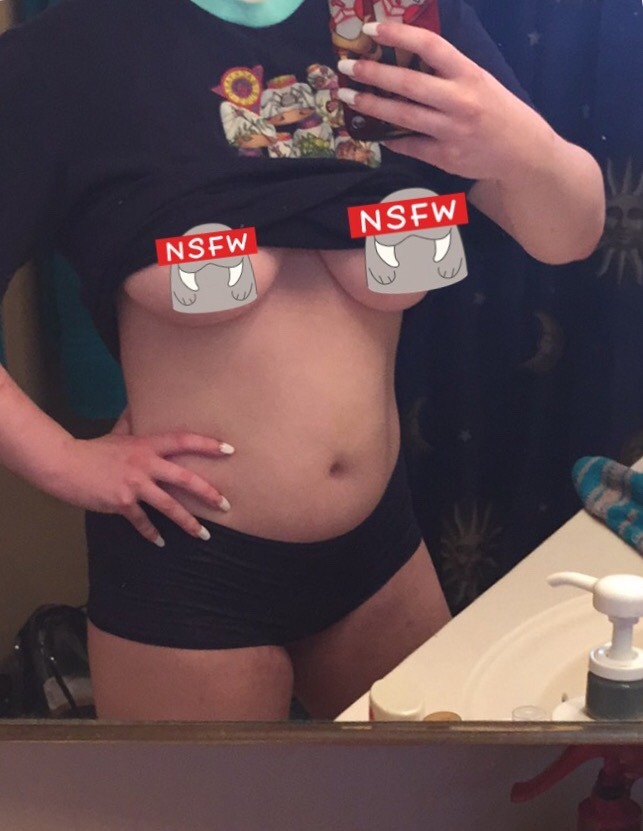 mistergoodgolly:  i have a good curvy dadbod  (he/him)