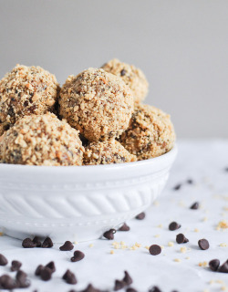 in-my-mouth:  No Bake Oatmeal Peanut Butter Bites