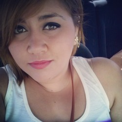 chubby-bunnies:  Carla. 20. México. USA