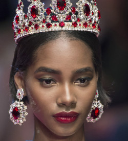 gulcayn:  tami at dolce and gabbana ss18