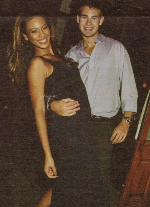 blackgirlwhiteboylove:  Young Beyoncé.