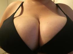 the-cleavage-collective:  My girlfriend’s