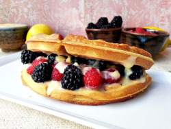 foodishouldnoteat:  Lemon cream and berries waffle sandwich 