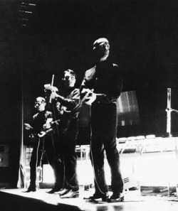 endlesskraftwerk:  Kraftwerk performing live in Japan, 1981 