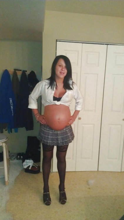 danahess94:Pregnant slut expose her sluty porn pictures