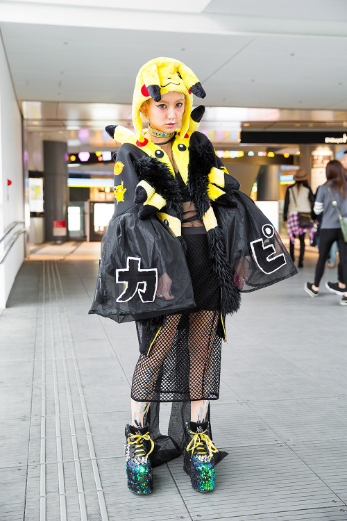 Japanese fashion blogger Yuri Nakagawa wearing an outfit by Josiah Chua at Tokyo Fashion Week
