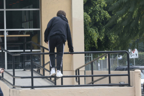 trackingonedirection: Louis Tomlinson out in LA. (16/02/2017)Part 1/3