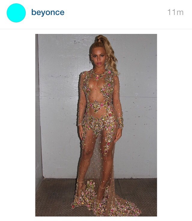 aeair:  freekumdress:  Beyoncé was literally an hour late, with cameras waiting