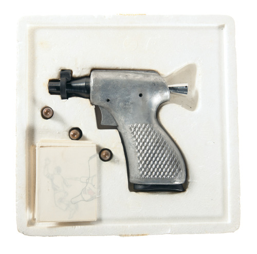 peashooter85:The CIA Deer Gun,During World War II the Office of Strategic Services introduced the FP