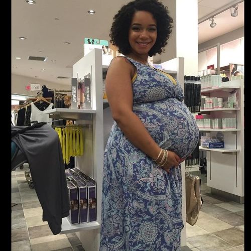 Pregnant Womens In Nice Tight Dresses :)