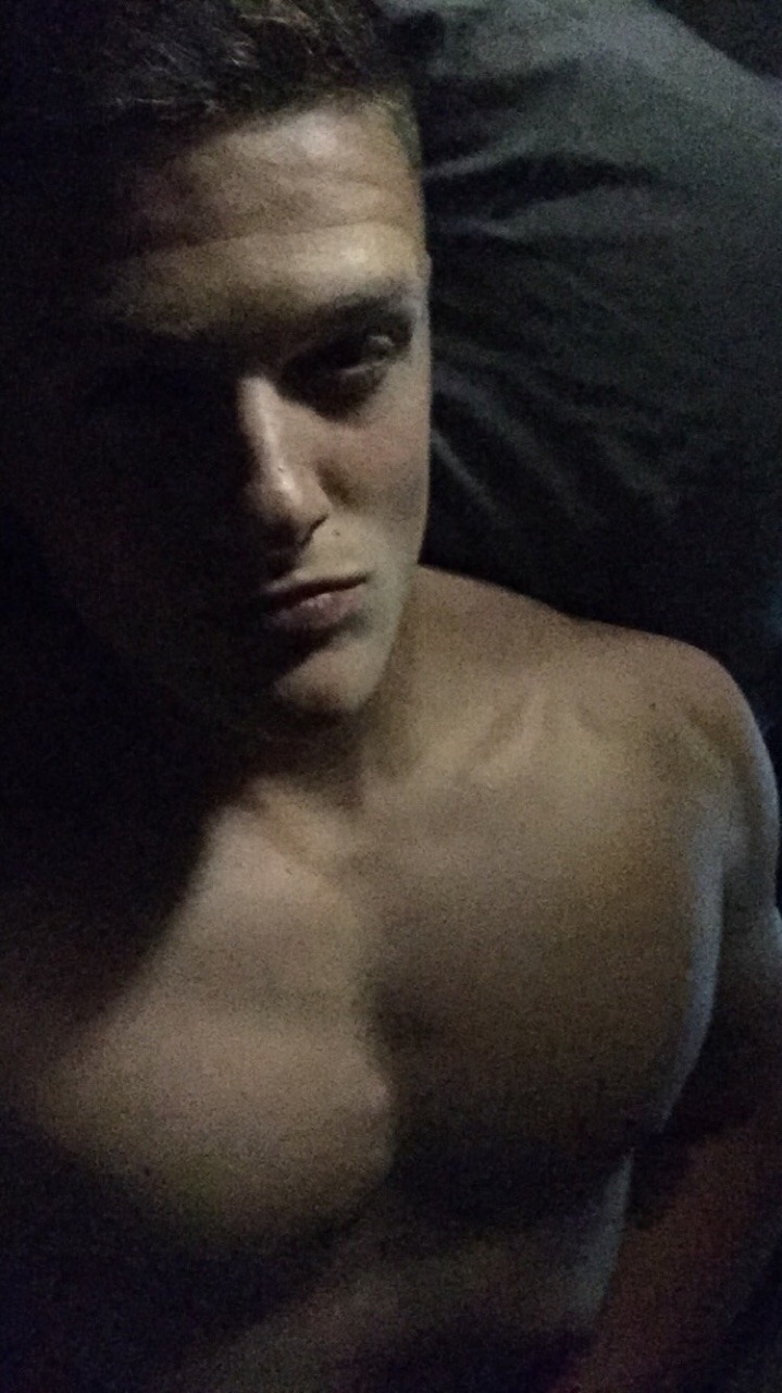 mertestheman:  I was digging this lighting so obviously I took a selfie