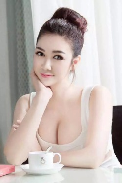 greatwong:  Chinese model Follow at http://greatwong.tumblr.com/