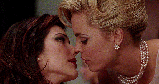 myellenficent:  Laura Harring and Melissa George in Mulholland Drive (2001) dir.