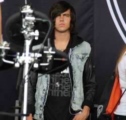 Nawkward:  Unamused Kellin..