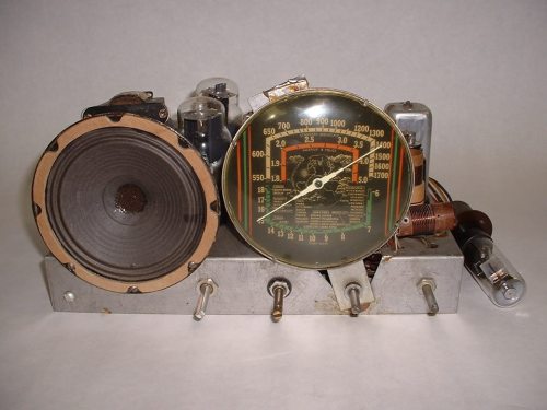 tube-radio:Mission Bell/Pacific model 55, 6 tube set, USA (ca. 1938)More photos and restoration stor