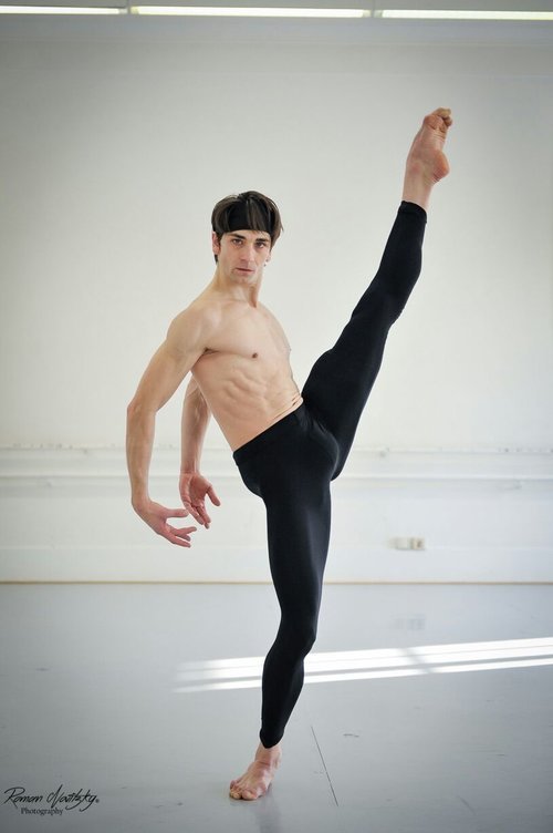 vaganovaboy: Friedemann Vogel rehearsing ‘Bolero’. Photos © Roman Novitzky.