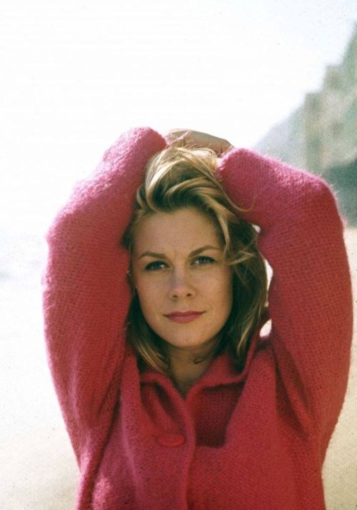 Elizabeth Montgomery Nudes &amp; Noises  