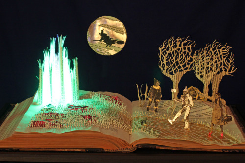 Wizard of Oz book sculpture. www.daysfalllikeleaves.com