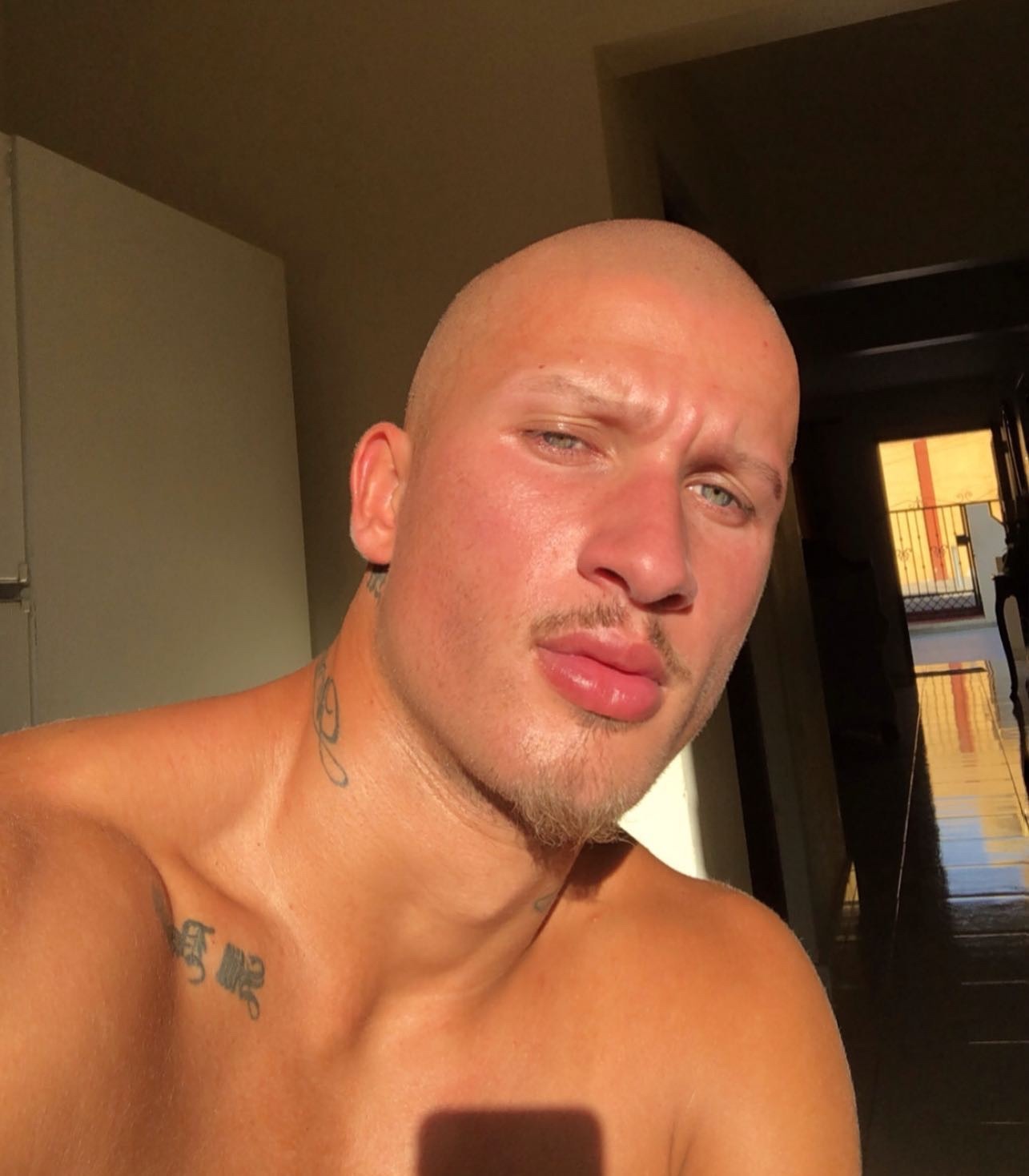whitetrashdude:vssfu:smooth       #WT Look at those lucious lips!!!
