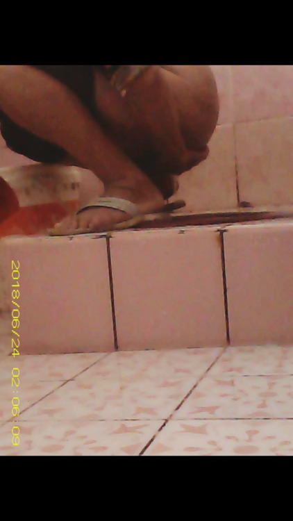 cricketoversize: Ada mahu buyer lagi?? banyak skodeng cantik hijap mandi n tandas,, Harga Rm150 (101