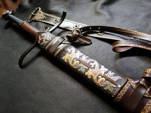  Presenting my most recently completed commission, a scabbard for the Albion Munich. A lot of &lsquo