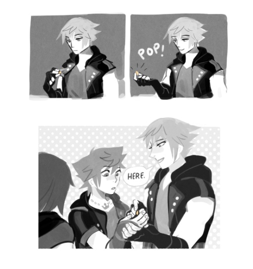 yumbles:there’s a reason riku has asymmetrical buttons