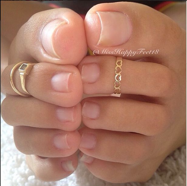 wattsy80:  Delicious feet yum!