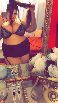 molotowcocktease:  Fat and Fab as Fuck.  Snapchat&amp;IG: Unskinnyshero