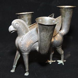treasures-and-beauty:7th c. Iranian silver griffin-shaped rhyton