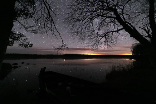 tiinatormanenphotography:Calm autumn night. October 2018, Lapland, Finlandby Tiina Törmänen   / Phot