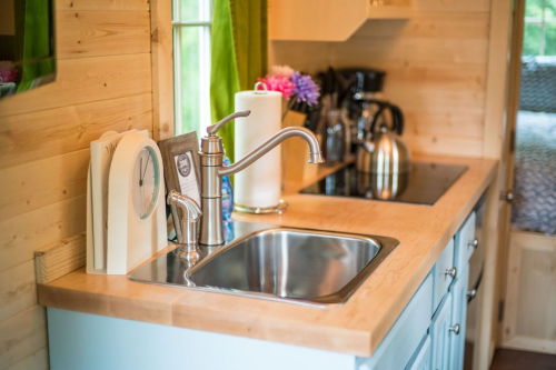tinyhousetown:  Zoe, one of five tiny houses at the Mt. Hood Village Resort in Oregon. 