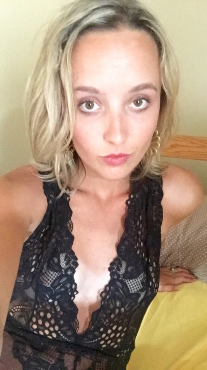 philosokitten:  Messing around with my lingerie is the best procrastination
