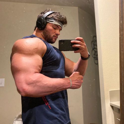 Massivemanlymen:  Dylan Mckenna - @Mckenna_Dylan   Sick Size Brah