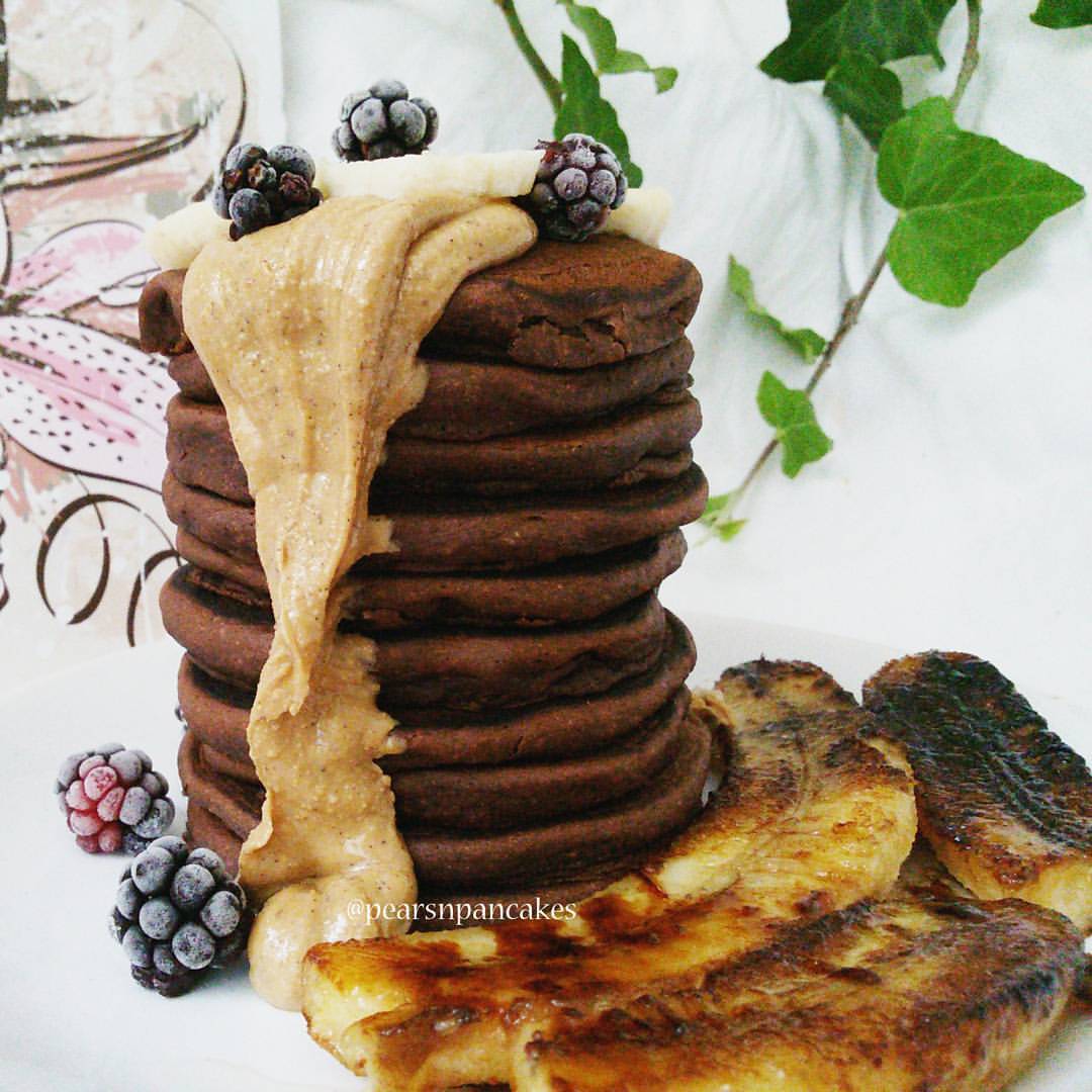 pearsnpancakes:  gotta love pancakes ‘n cashew butter 😋 those are my double
