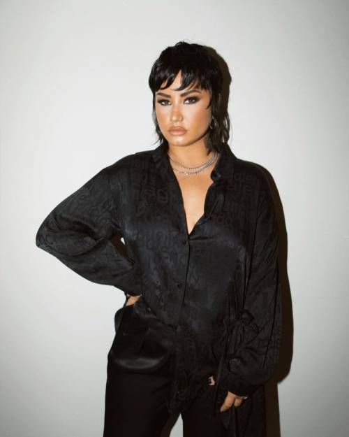 DEMI LOVATO - Page 2 8044480e16e519b9a04b28d64b06f8fad3fcb40b