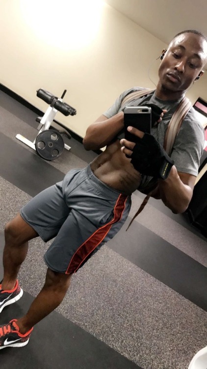 kingofthemelanin: I’m ugly but I’m getting my body right