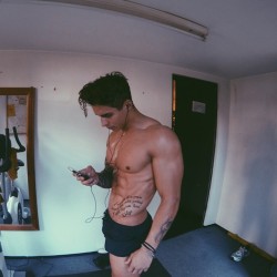 julia-lifts:  sabotagedselfie:  Who is he?  Adi Gillespie 