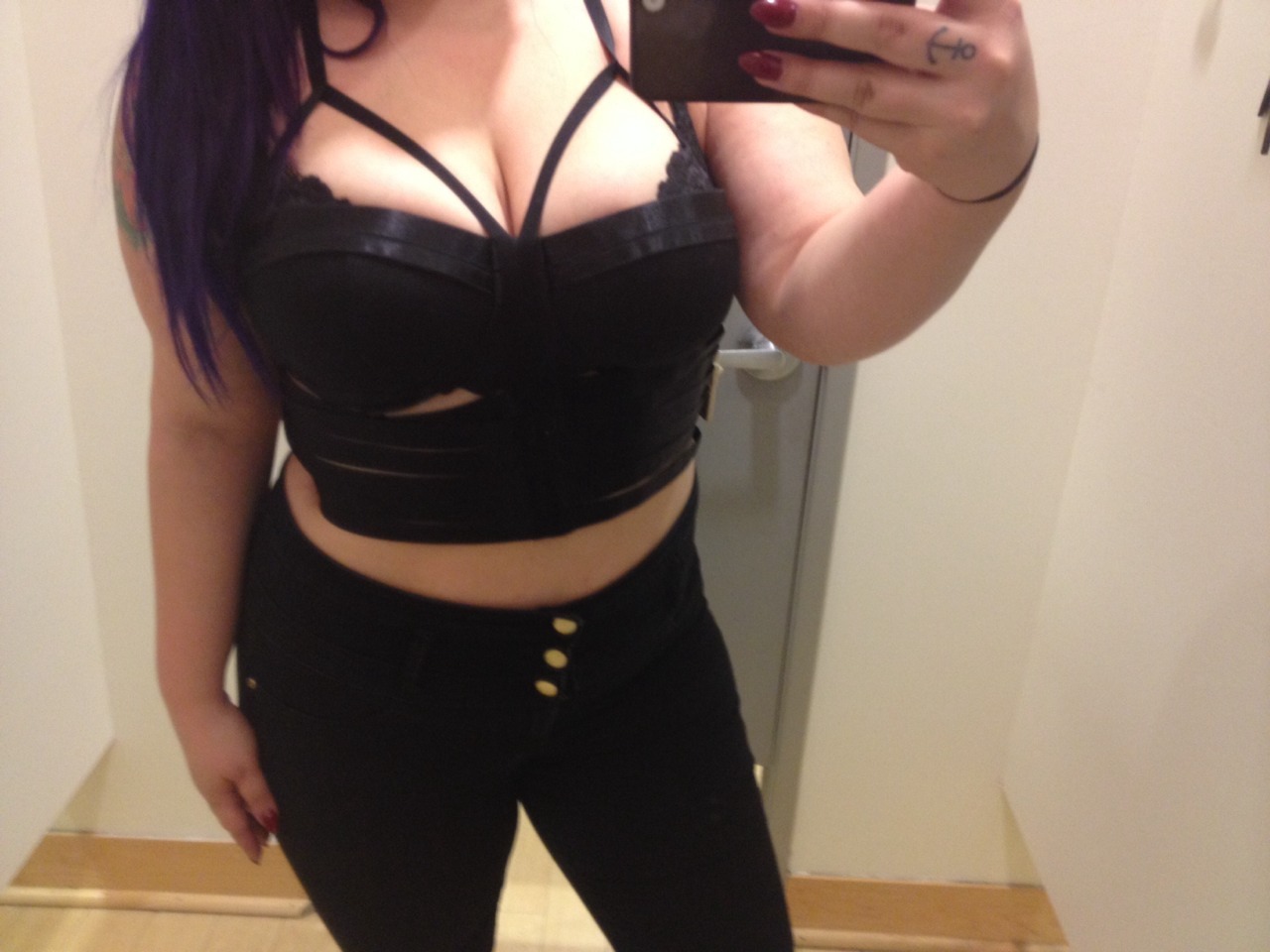 affirmati0n0fserenity:  New top 😍😳😘