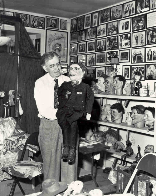 mannequinsvitrine:  Collection de poupées ventriloques de While Berger. 