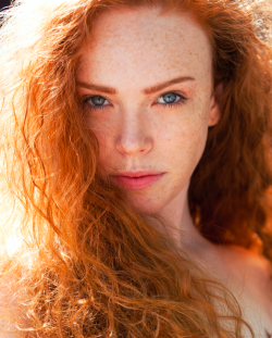 alexandramadar:  Alexandra Madar by Dondee Q.  Instagram; alexandramadar @redheadsmyonlyweakness 