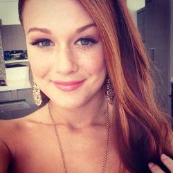 leannadeckerpicdump:  Leanna Decker