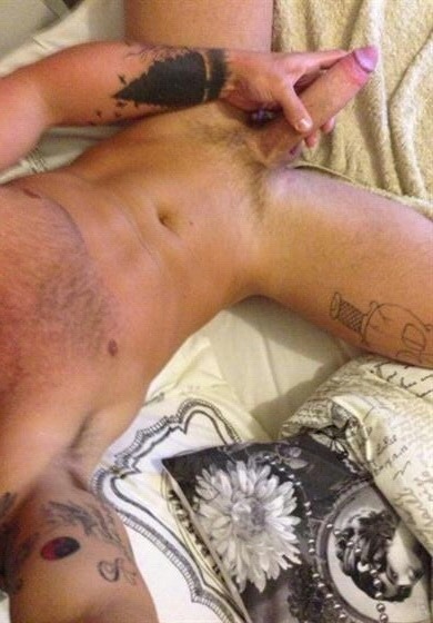 exclusivekiks:  Hot guy from the UK - Part porn pictures
